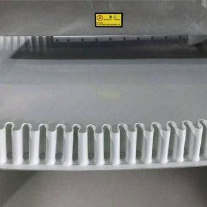 白色挡板裙边输送带