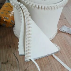白色挡板裙边输送带